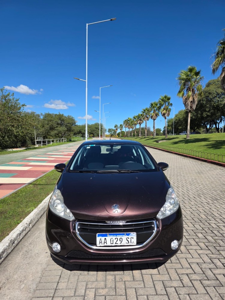 Peugeot 208 Allure touchscreen — foto 4